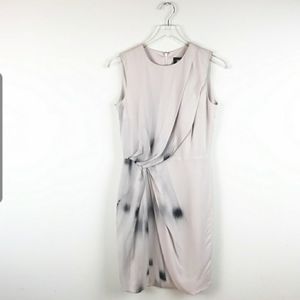 Elegant Sleeveless Dress in Cream and Black